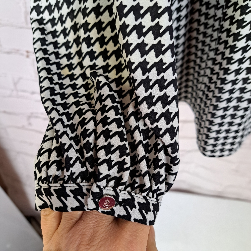 Lauren Ralph Lauren Houndstooth Pleated Tie Neck Shirt. - Picture 4 of 9